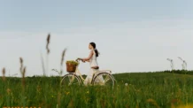 چگونه یک دوچرخه دخترانه بدون کمکی انتخاب کنیم؟ ۷ نکته برای والدین