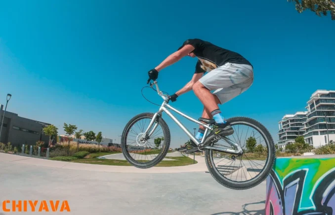 آموزش حرکات نمایشی با دوچرخه 26